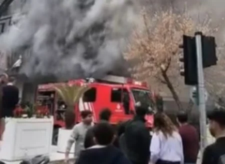 Kadıköy'de yangın paniği! Çok sayıda ekip müdahale ediyor